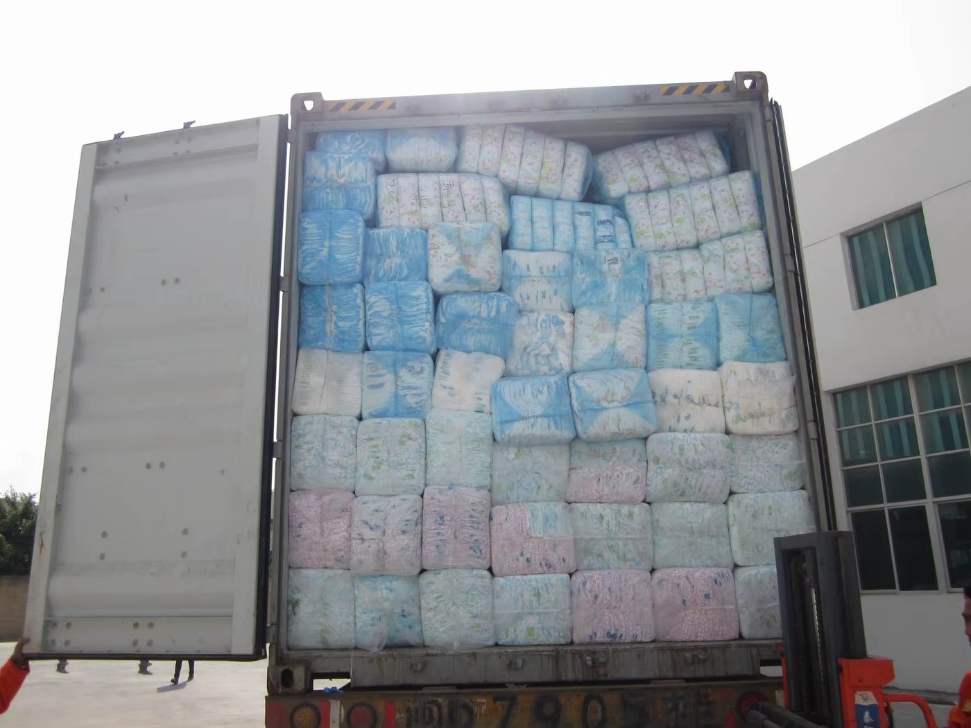 Sanitary Pads Inventory Wholesale for Africa Market (4).jpg
